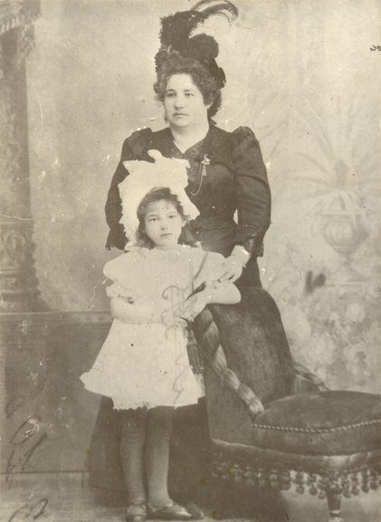 Мать В.И. Шимановского - Елизавета Петровна с дочерью Людмилой